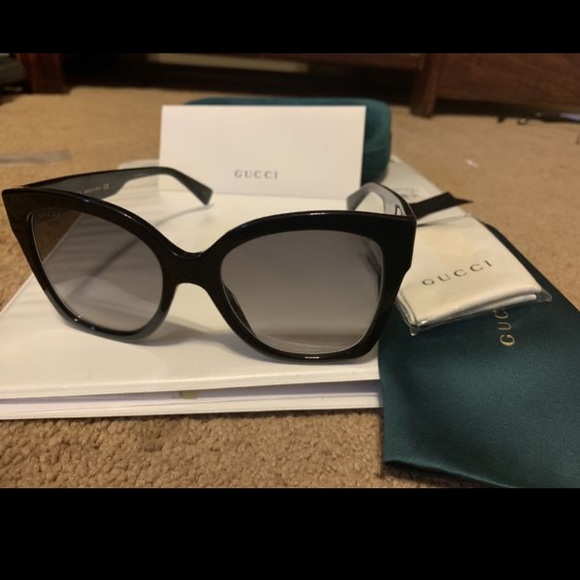 gucci glasses flip up